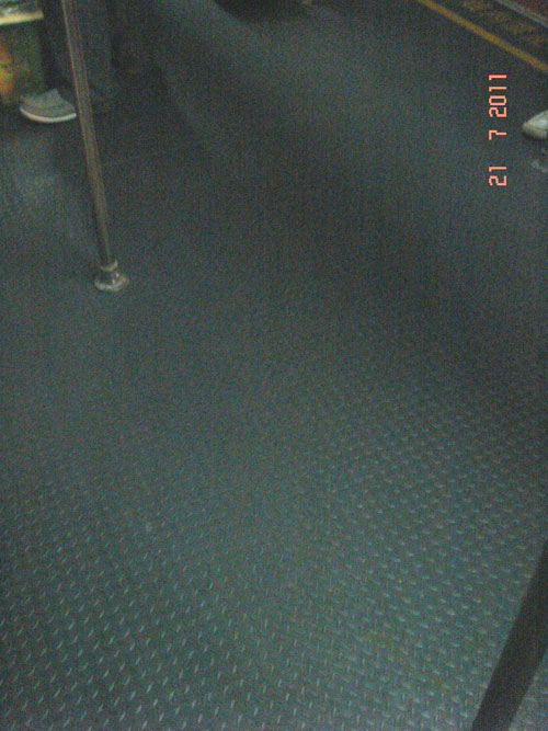 机场大巴铺装龙喜陆胶地板