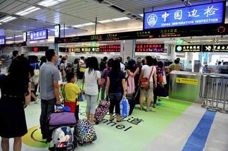 海关口岸地板工程案例-罗湖口岸出境大厅